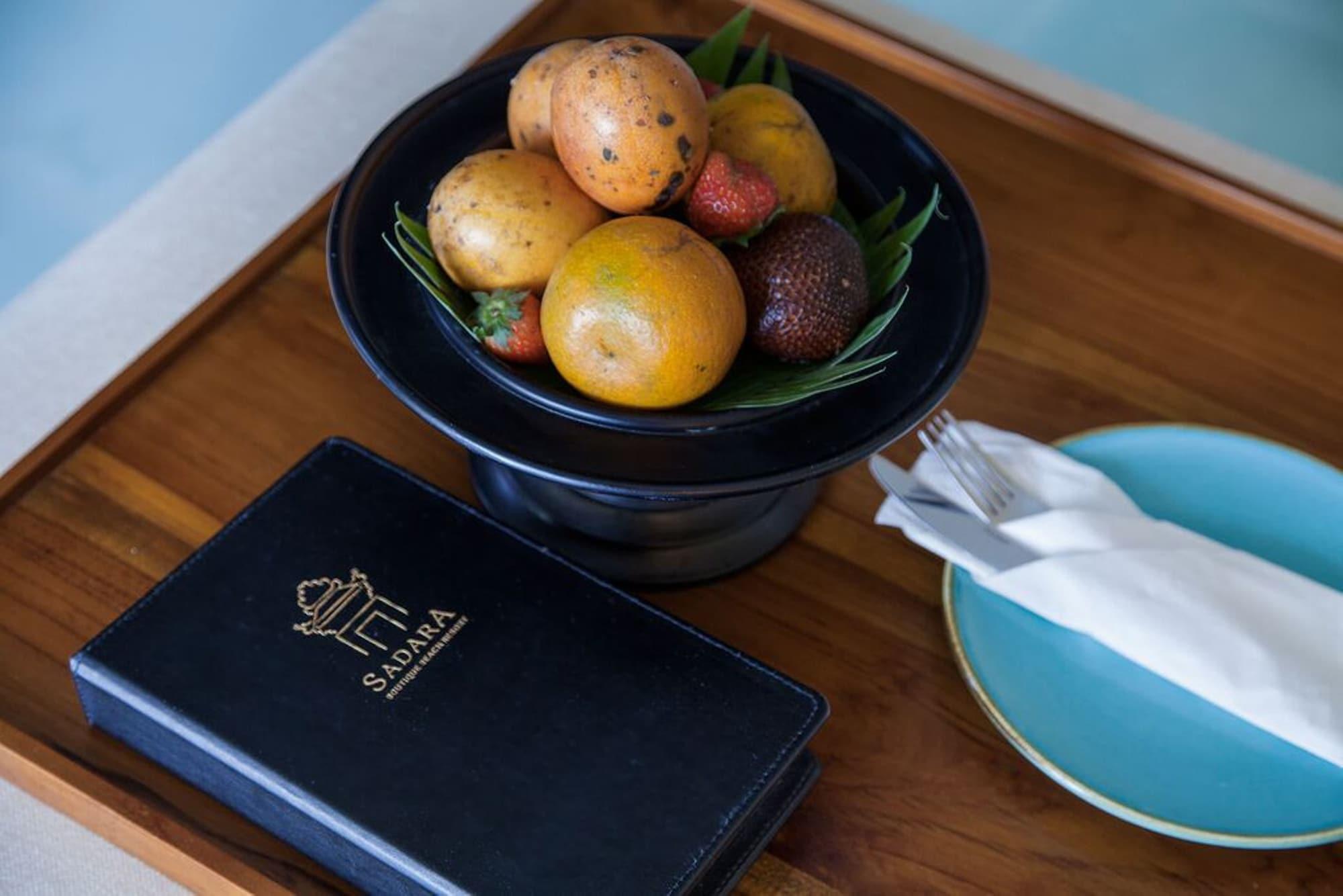 صدارة بوتيك بيتش ريزورت نوسا دوا المظهر الخارجي الصورة A fruit bowl at a hotel