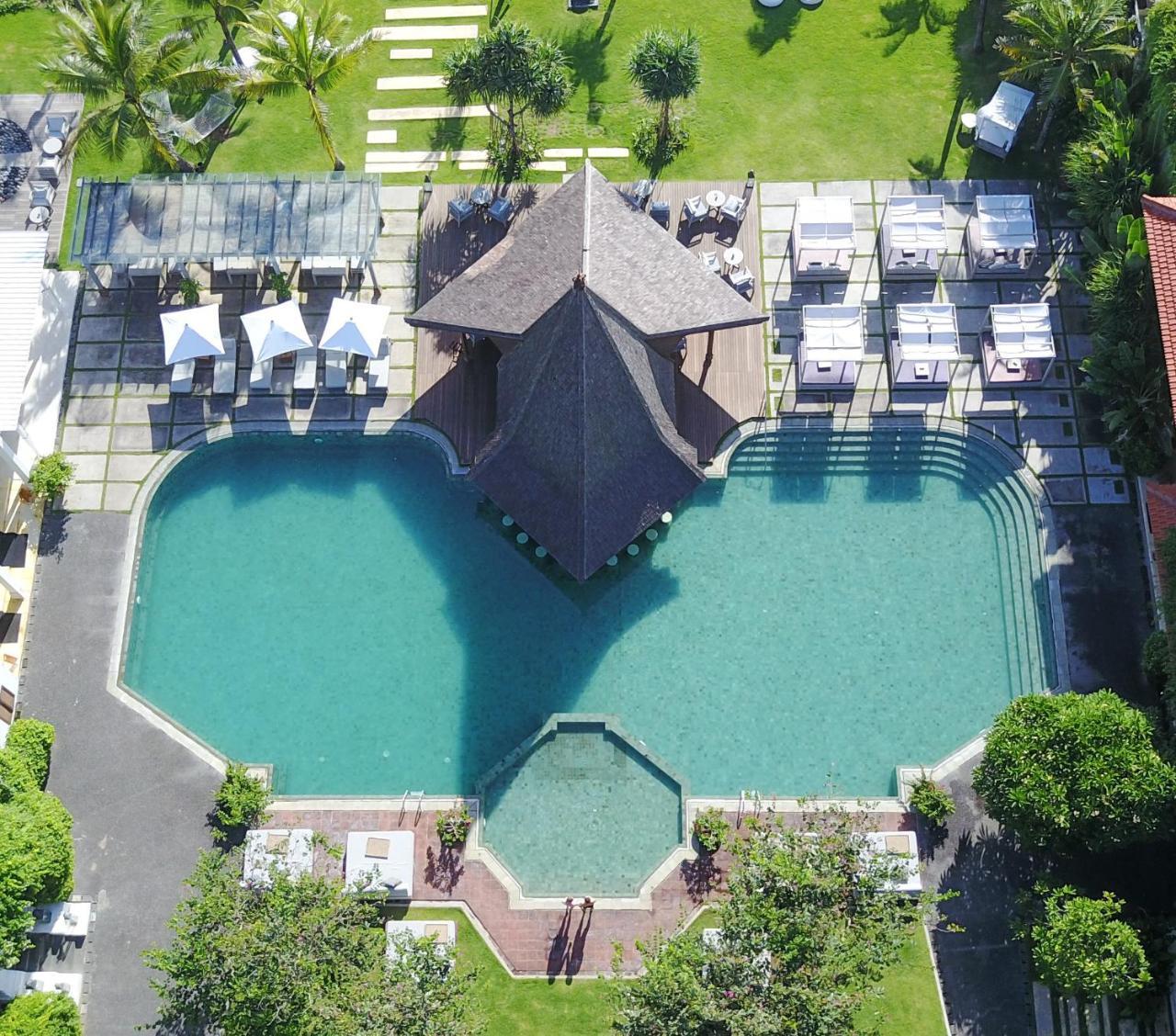 صدارة بوتيك بيتش ريزورت نوسا دوا المظهر الخارجي الصورة Aerial view of the hotel